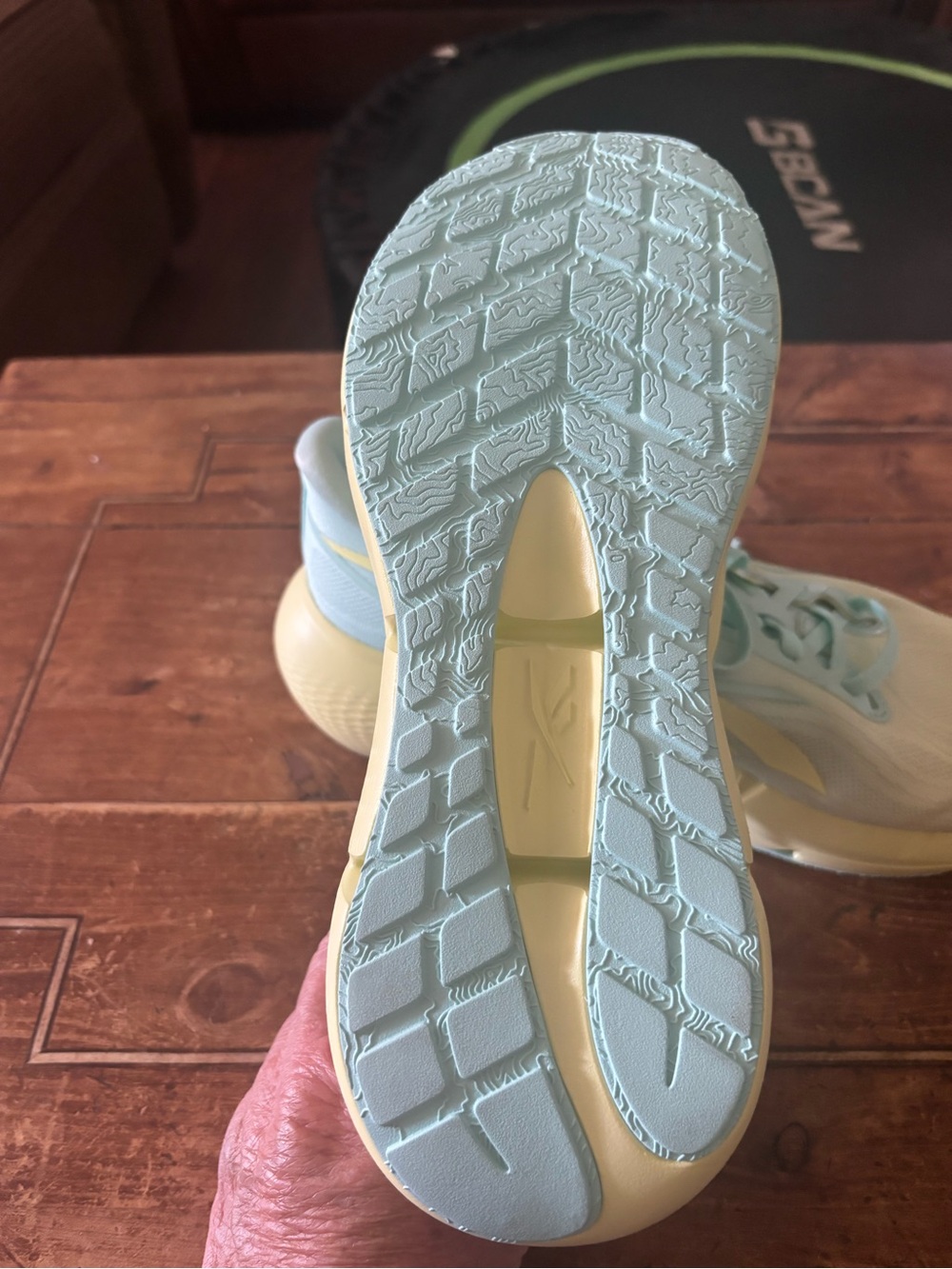 NWOT Ladies Reeboks - Picture 5 of 12